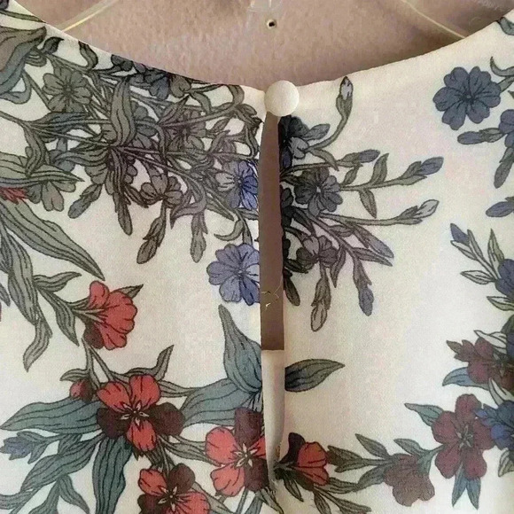 Vince Camuto Sleeveless Floral Women's Blouse size XS Print Floral Jewel Neck - Picture 12 of 13